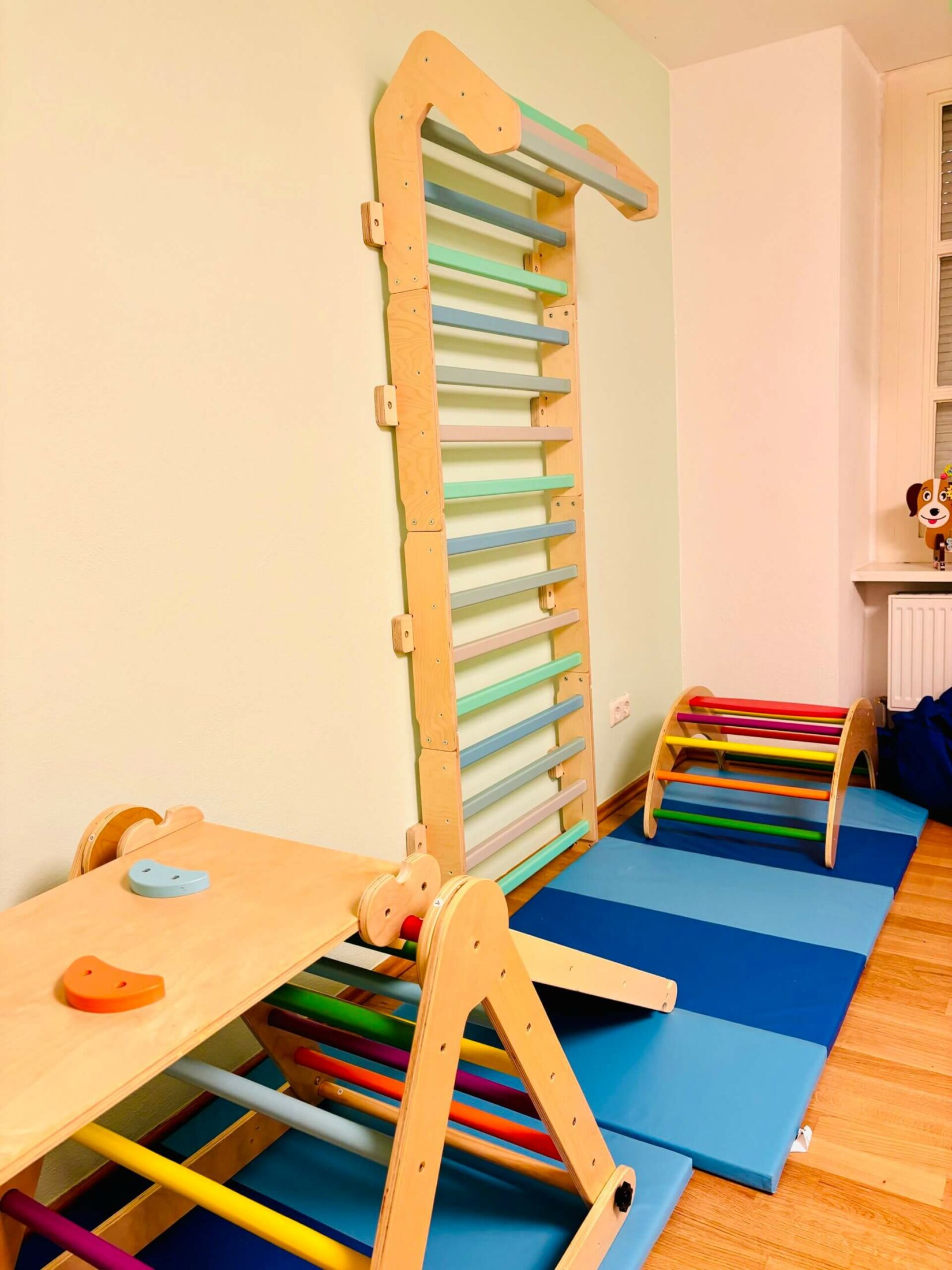 Kindercafe Kreuzzwerg Spielzimmer Kletterwand